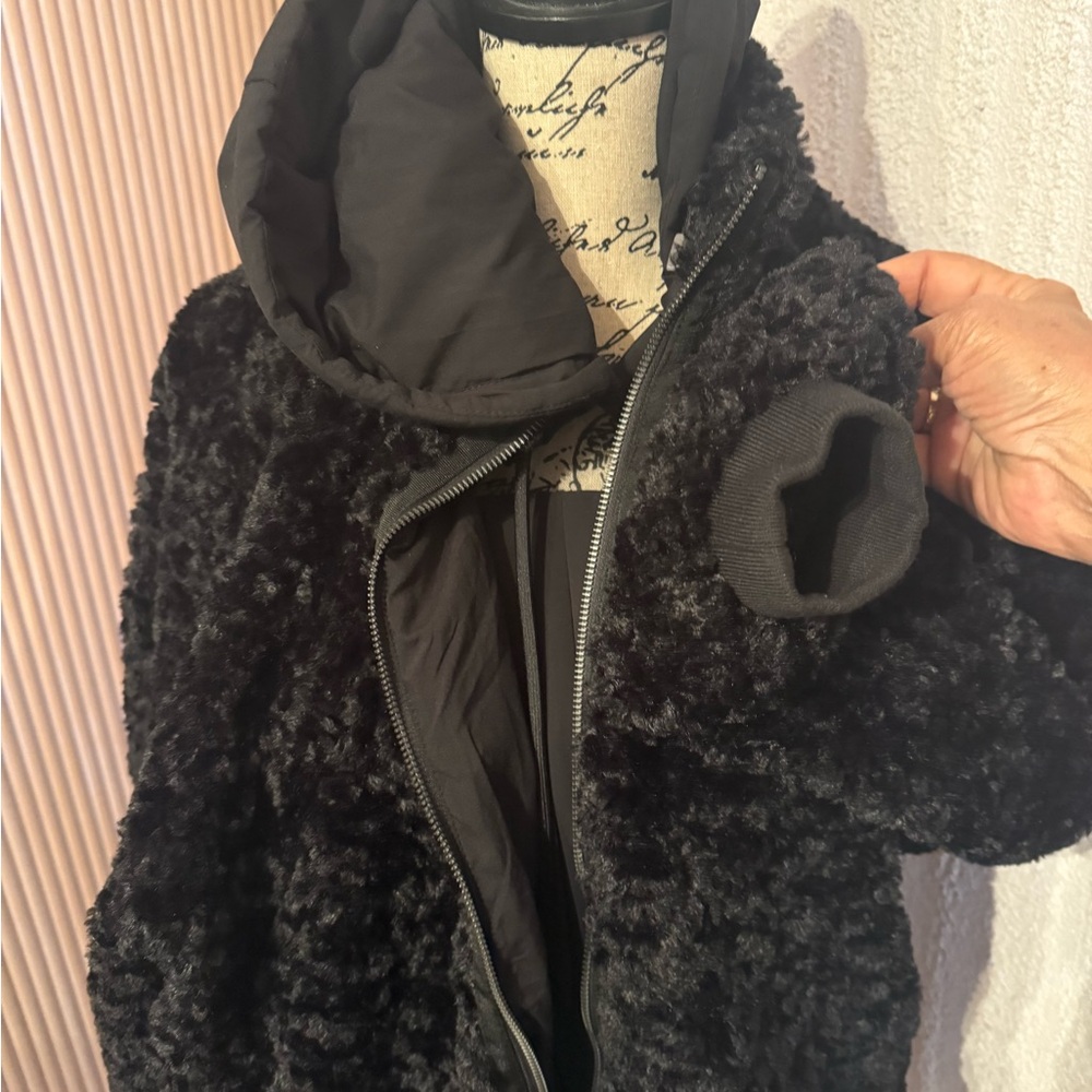 Women's Black Fleece Jacket